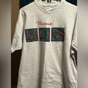 Vintage Wisconsin Mom Tshirt